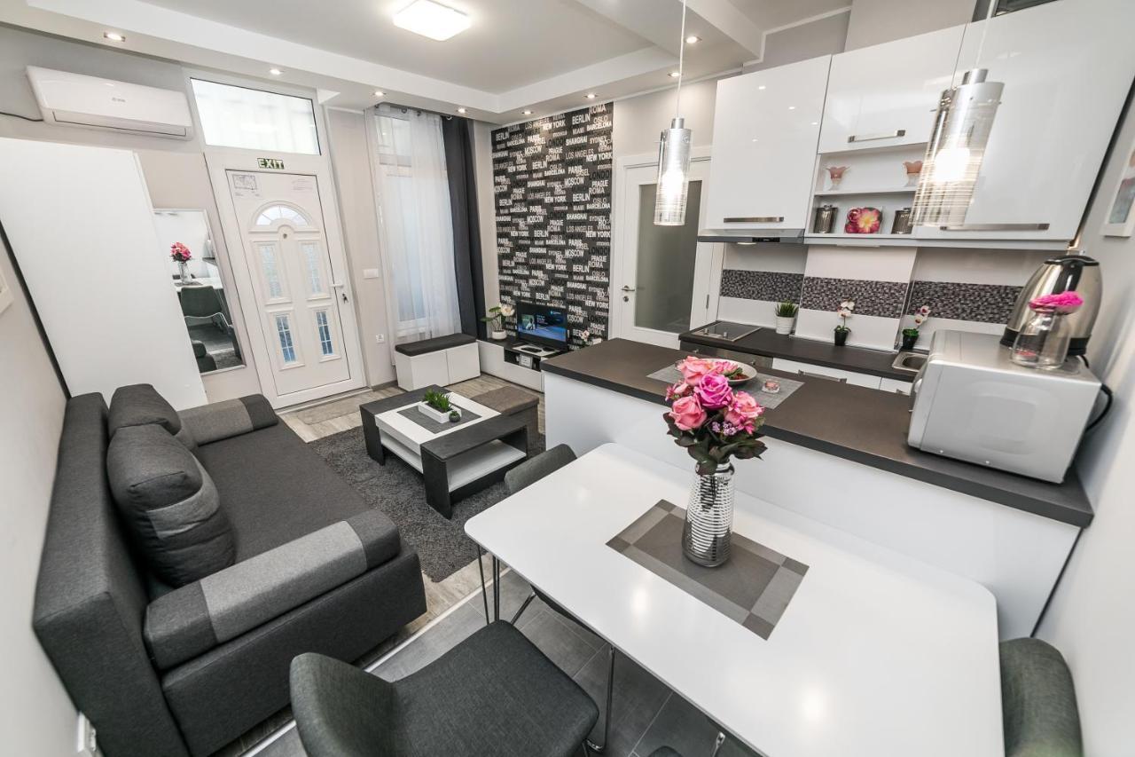 Ferienwohnung Gray Luxe Belgrad Exterior foto